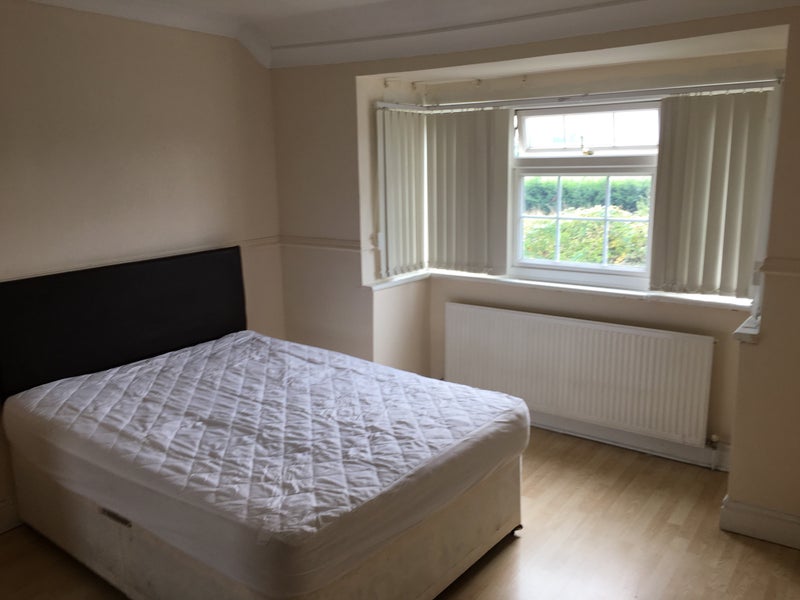 Photo 1: Room 1