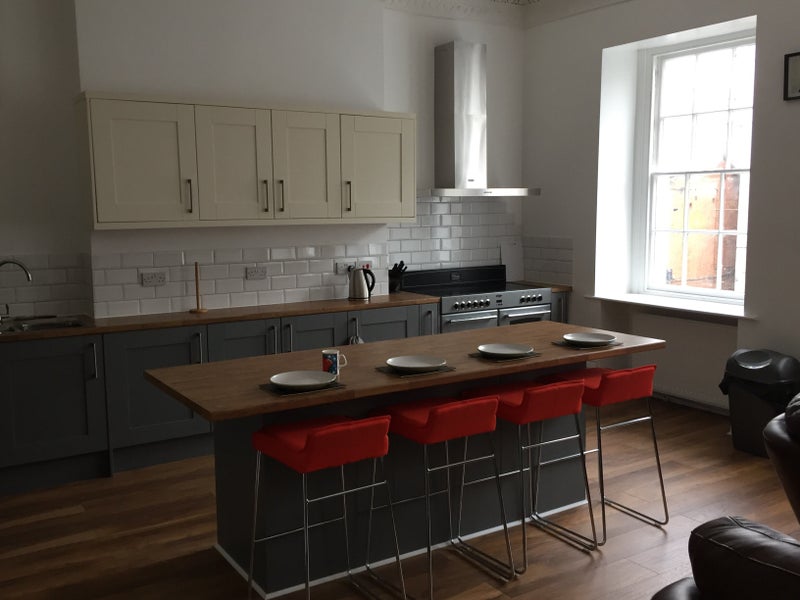 Photo 1: Kitchen