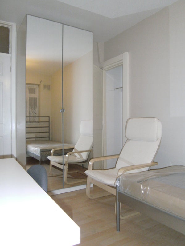 Photo 1: Bedroom view1