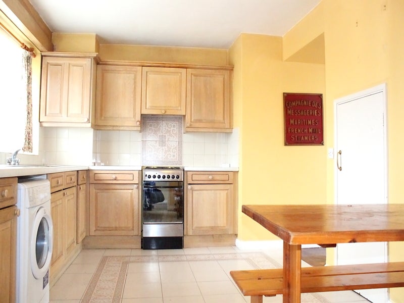 'Ivy Lodge,122 Notting Hill Gate' Room to Rent from SpareRoom