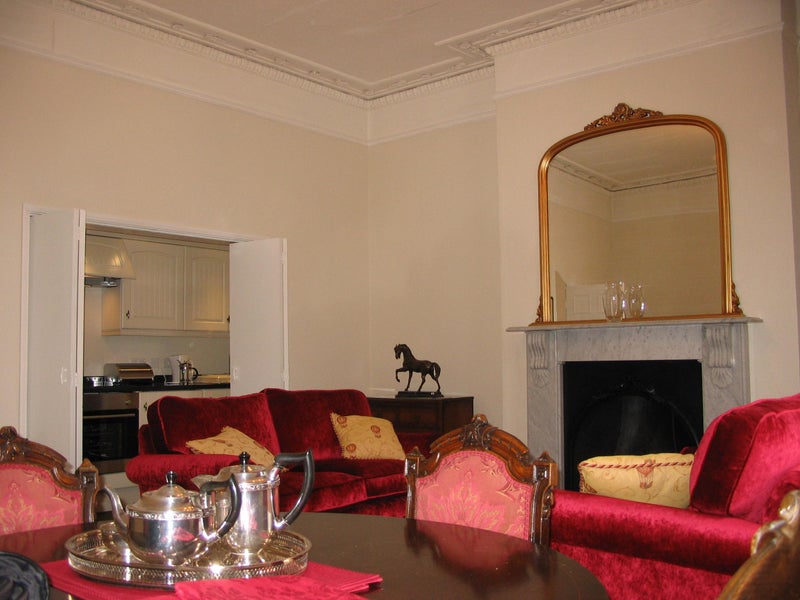 'Beautiful hall floor apartment in Regency house' Room to Rent from