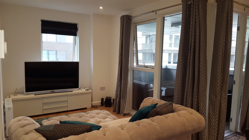 Photo 1: lounge