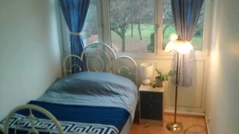 Photo 1: Dble room available