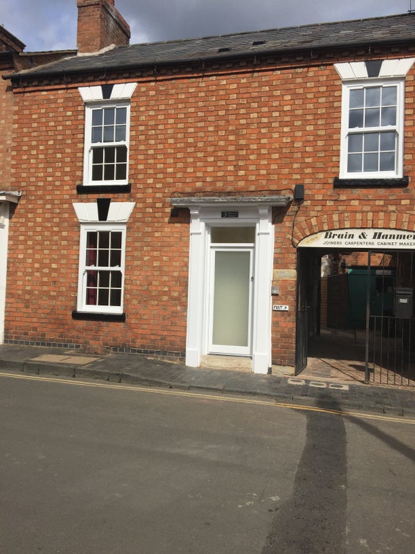 'Bedsit / small studio central stratford' Room to Rent from SpareRoom