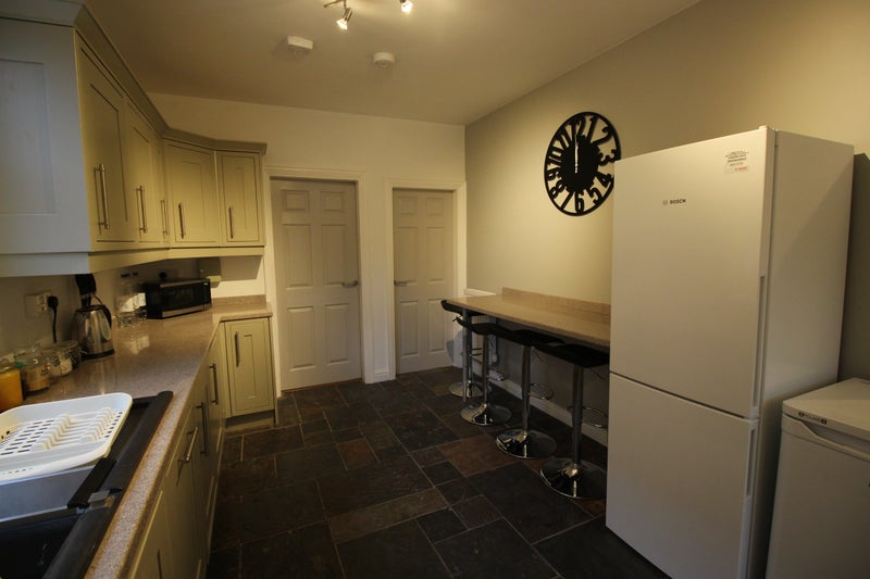 Room For Rent For Couple In Ashfield Area Room For Rent For Couple In Ashfield Area