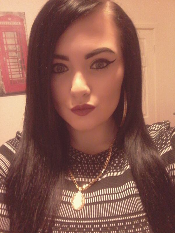 what to buy for a 22 year old female