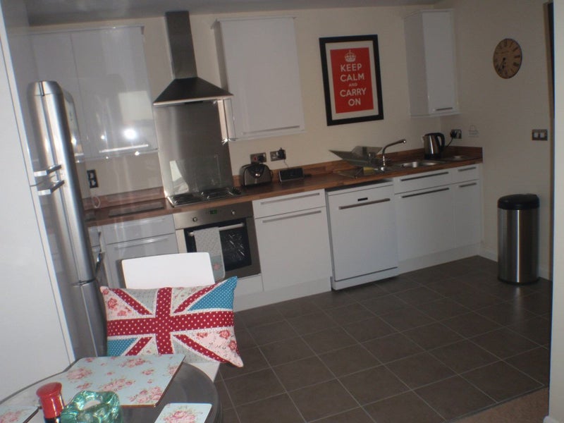 Brand New Flat Great West Quarter Complex Spareroom