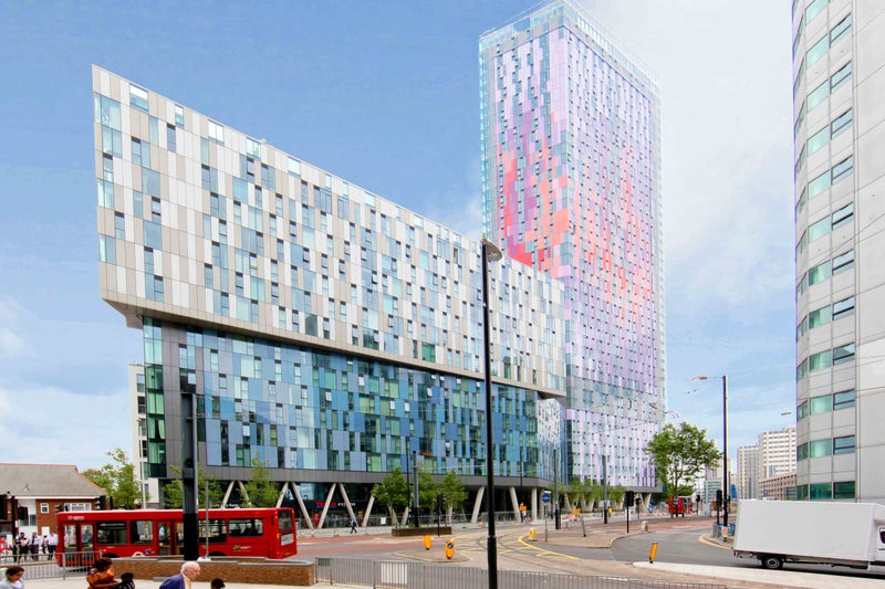 'Brand new apartment with gym and concierge. ' Room to Rent from SpareRoom