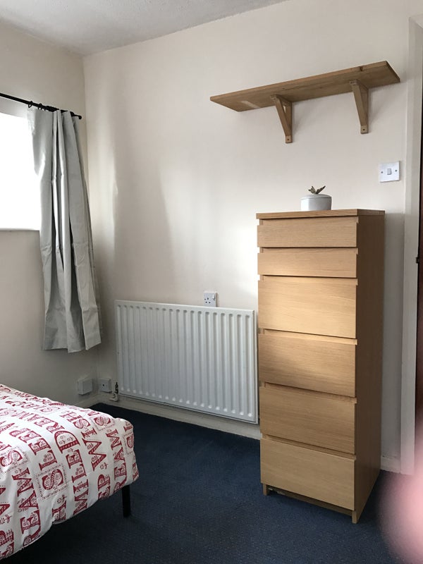 'All Bill Inc. Large Single Bedsit Bletchley' Room to Rent from SpareRoom