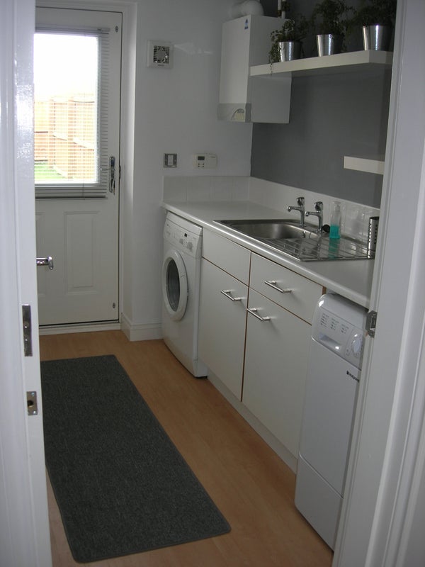 'Redditch Small Double Room/ Private Shower Room/Wc' Room to Rent from SpareRoom