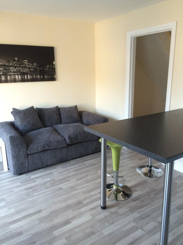 'Room with En suite to rent in Crawley' Room to Rent from SpareRoom