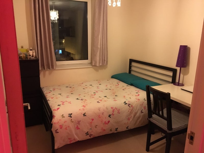 'Room in lovely modern flat (Btn station)' Room to Rent from SpareRoom