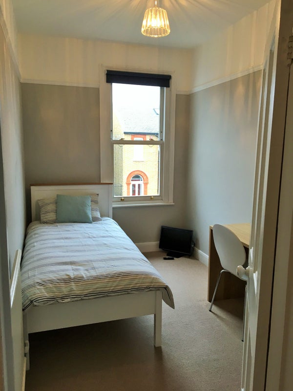 Single Room To Rent South Woodford Single Room To Rent South Woodford
