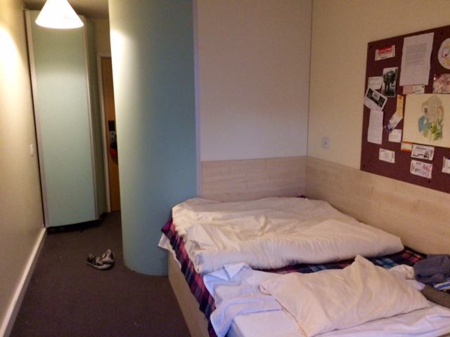 Ensuite Bathroom Facilities single ensuite room in pacific court +bills incl' room to rent Ensuite Bathroom Facilities single ensuite room in pacific court +bills incl' room to rent