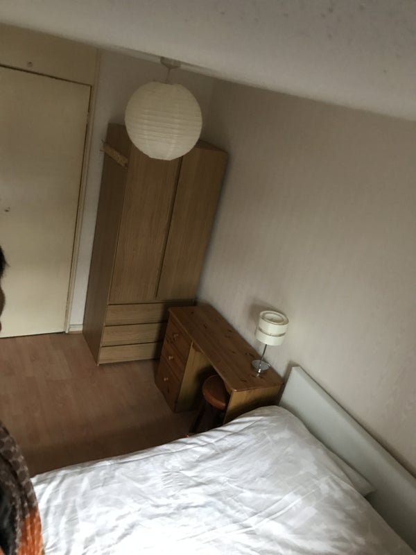 Photo 1: Single room 