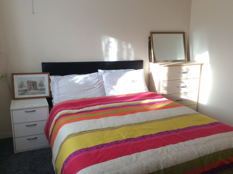 Photo 1: Double bedroom