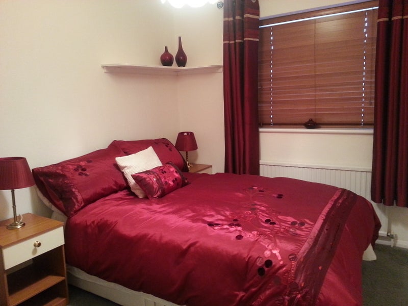 'Refurbished double with privat bathroom, Wokingham' Room to Rent from