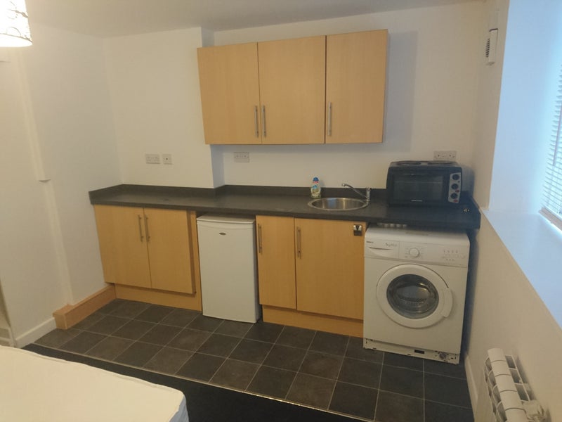 'Self Contained Double Bedsit With Ensuite' Room to Rent from SpareRoom