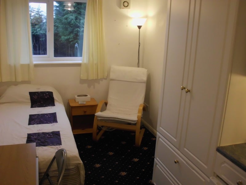 “Bedsit / Studio / Flat For a Single Person” from SPARE ROOM.co.uk