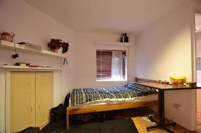 'All bills included. Single studio on King Street' Room to Rent from