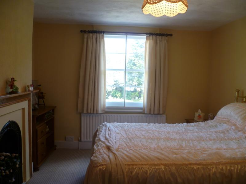'Double Bedroom To Rent Near Ashford Hospital' Room to Rent from SpareRoom