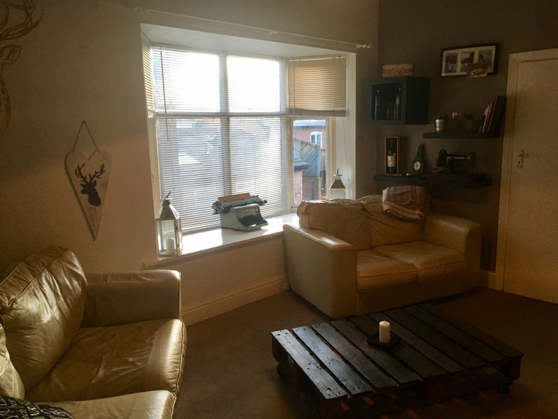 'Double Room, In the centre of Prestbury Village' Room to Rent from