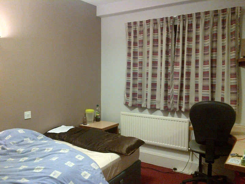 “Keele University Lindsay Court Ensuite Room” from SPARE ROOM.co.uk