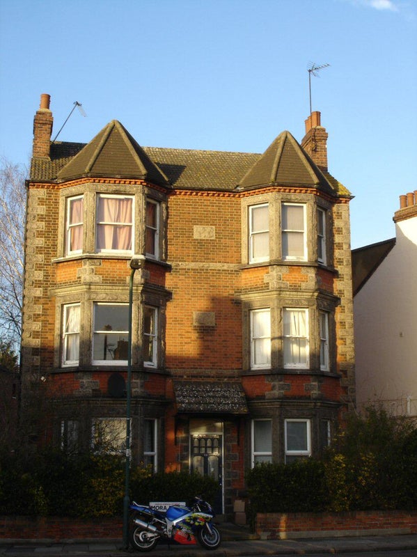 'Huge Double Room in Cricklewood/Willesden NW2' Room to Rent from SpareRoom