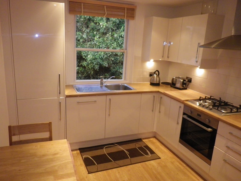 Photo 1: Kitchen/breakfast room