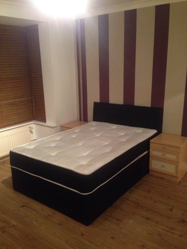 Photo 1: Bedroom 1