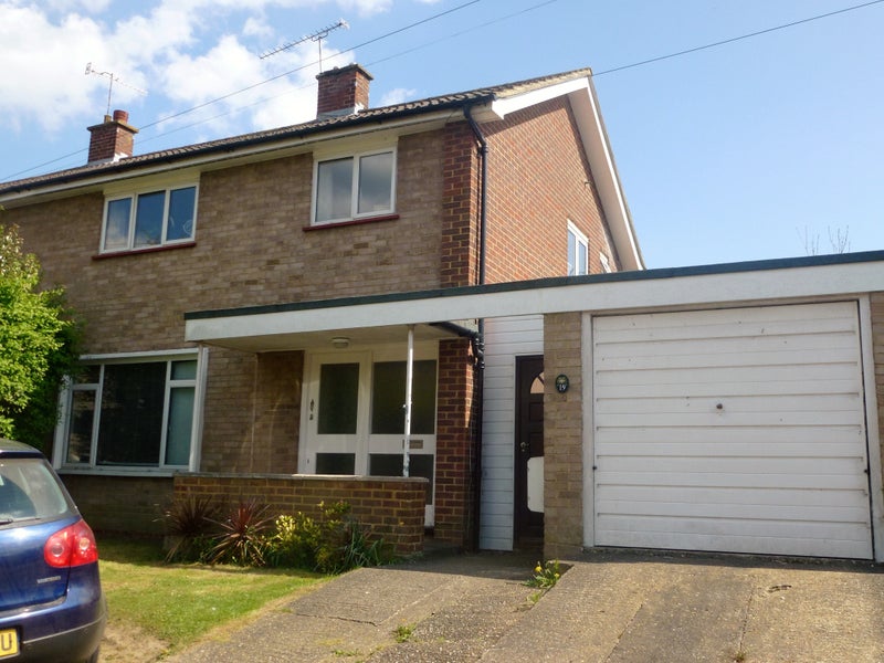Photo 1: House, garage and driveway