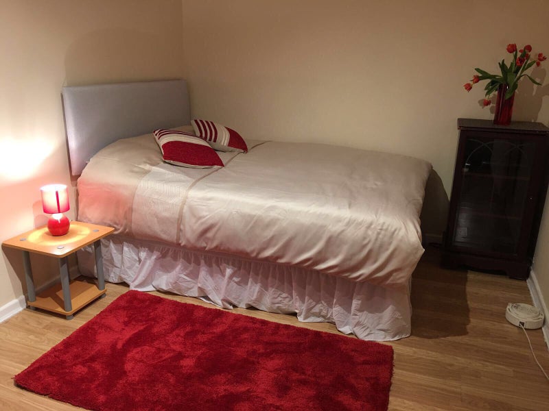 'LARGE double bedroom for rent' Room to Rent from SpareRoom