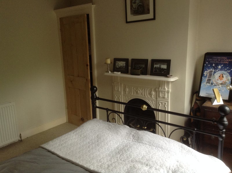 Double Room To Share In Charlton London Double Room To Share In Charlton London
