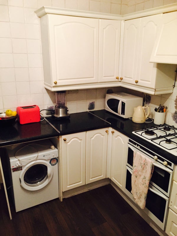 'Double bedroom near Russells Hall Hospital' Room to Rent from SpareRoom