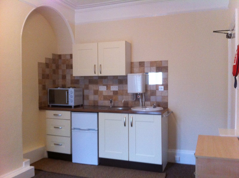 'Luxury, selfcontained single bedsit' Room to Rent from SpareRoom