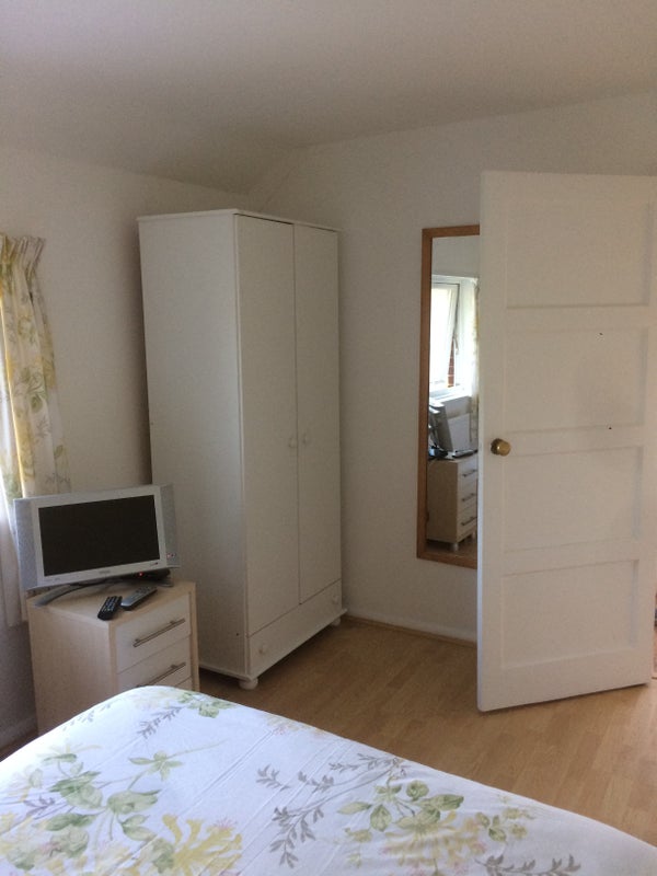 'Furnished double room Camberley' Room to Rent from SpareRoom