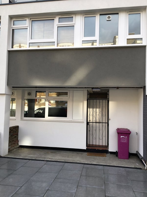 'Mile End London E3 Double Rooms in 2 floor flat' Room to Rent from