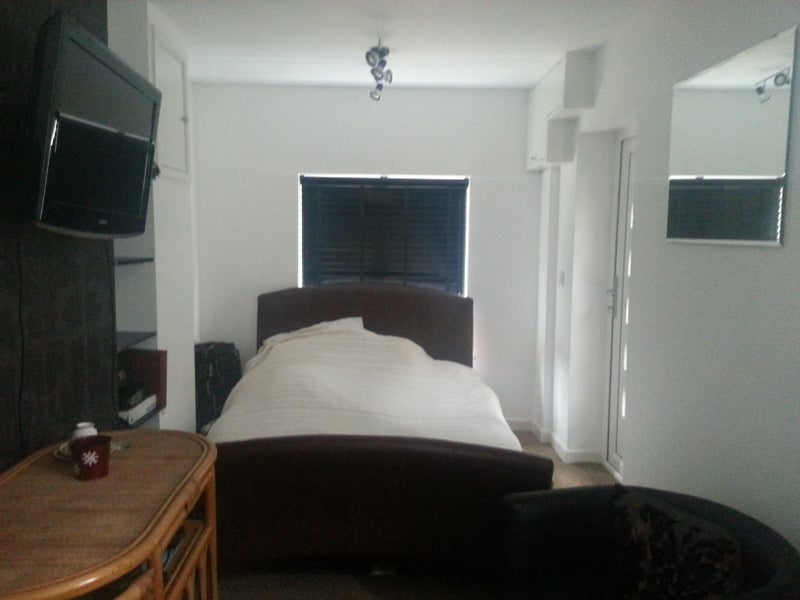 Photo 1: Bedroom