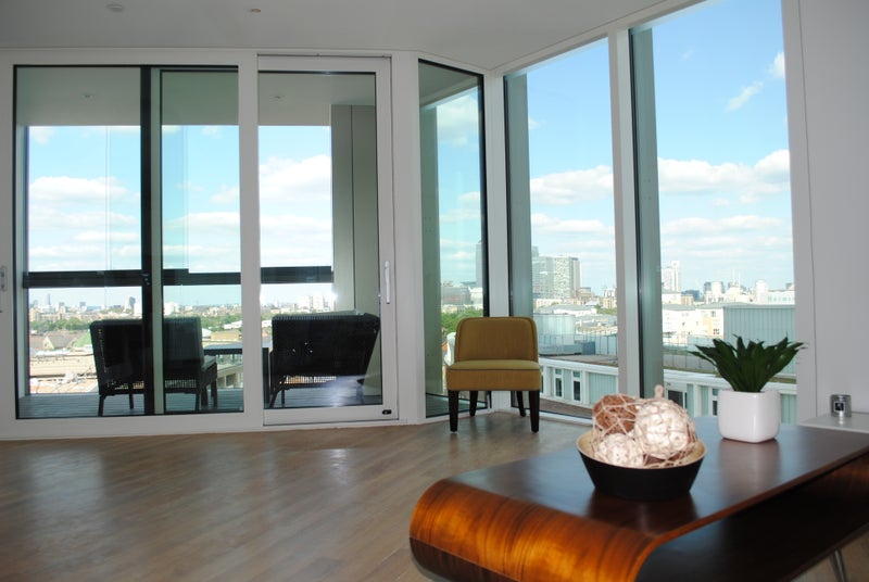 '1 bedroom apartment Ontario Point, Maple Quays' Room to Rent from