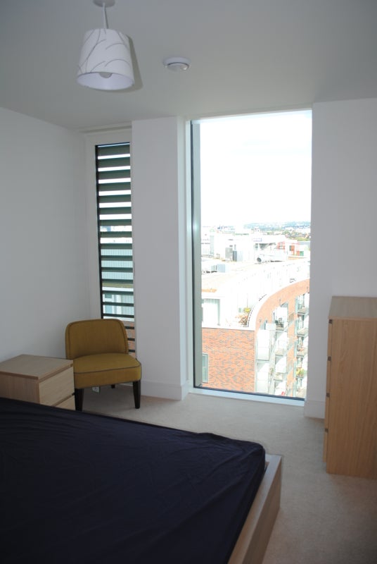 '1 bedroom apartment Ontario Point, Maple Quays' Room to Rent from