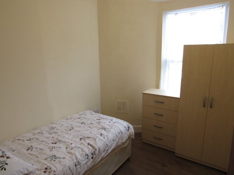 Room Mates London Facebook Room Mates London Facebook