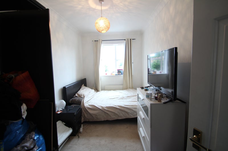 'Double Room In Apsley Lock Marina' Room to Rent from SpareRoom