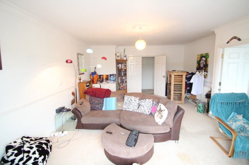 'Double Room In Apsley Lock Marina' Room to Rent from SpareRoom
