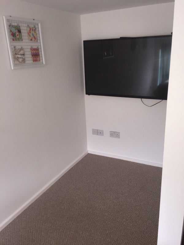 Double Room To Rent In South Woodford For Couples Double Room To Rent In South Woodford For Couples