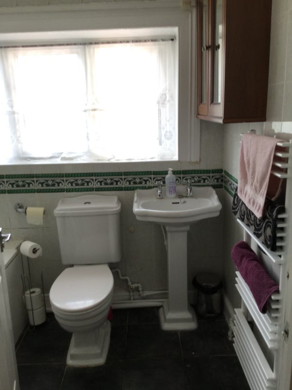 Photo 1: Bathroom 