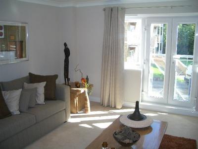 Photo 1: living area