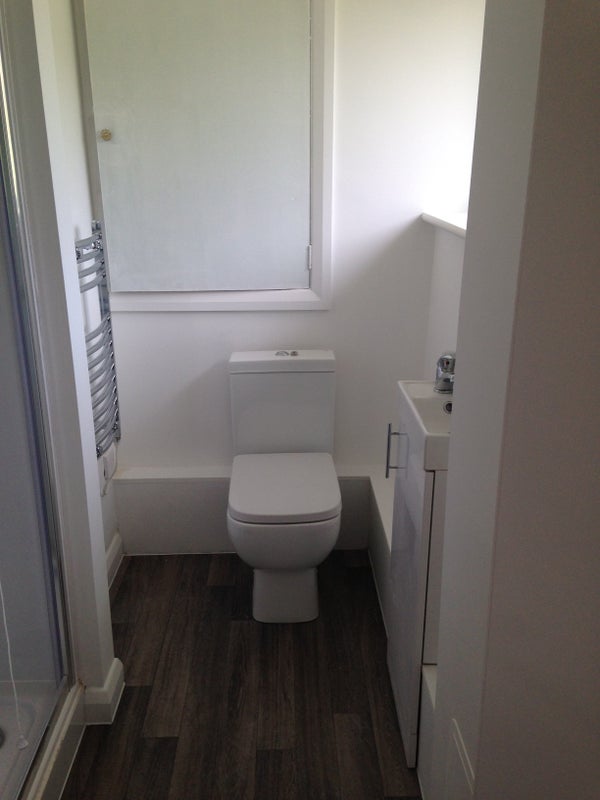 'DSS/Housing Benefit 1 bed with ensuite' Room to Rent from