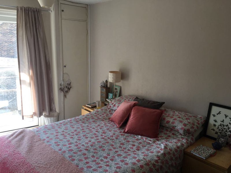 'Double room available in the Putney area ' Room to Rent from SpareRoom