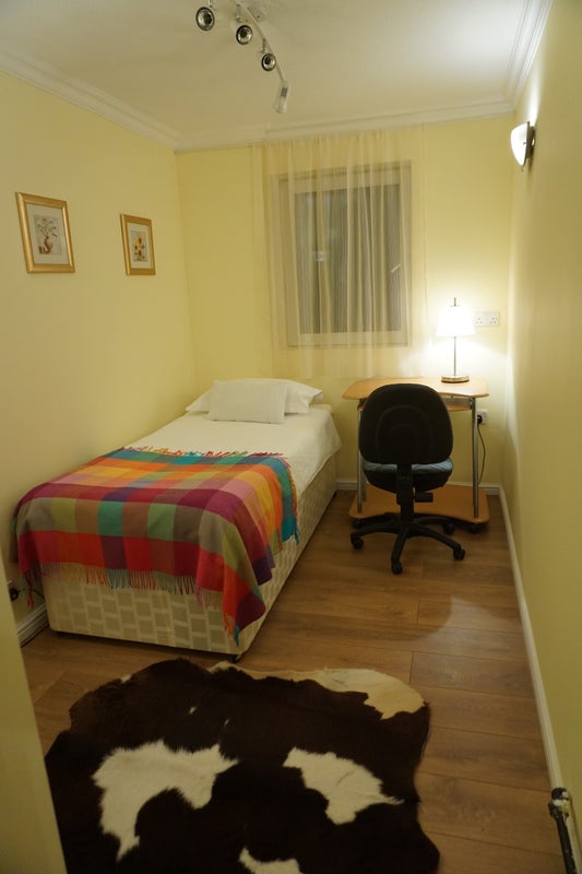 'Room in a flat with shared living room in ZONE 1' Room to Rent from