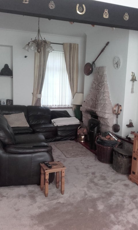 Photo 1: Lounge